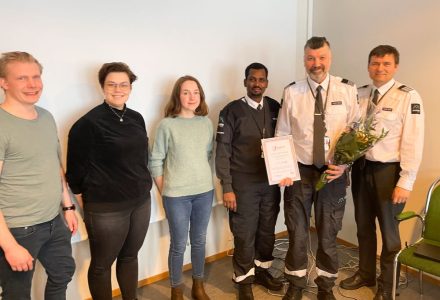 Farhan fikk jobb – Hadsel ASVO hedrer Avarn som Inkluderende Bedrift